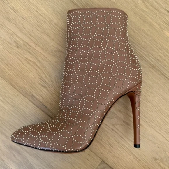 Alaïa Studded Beige Ankle Booties Sz 38